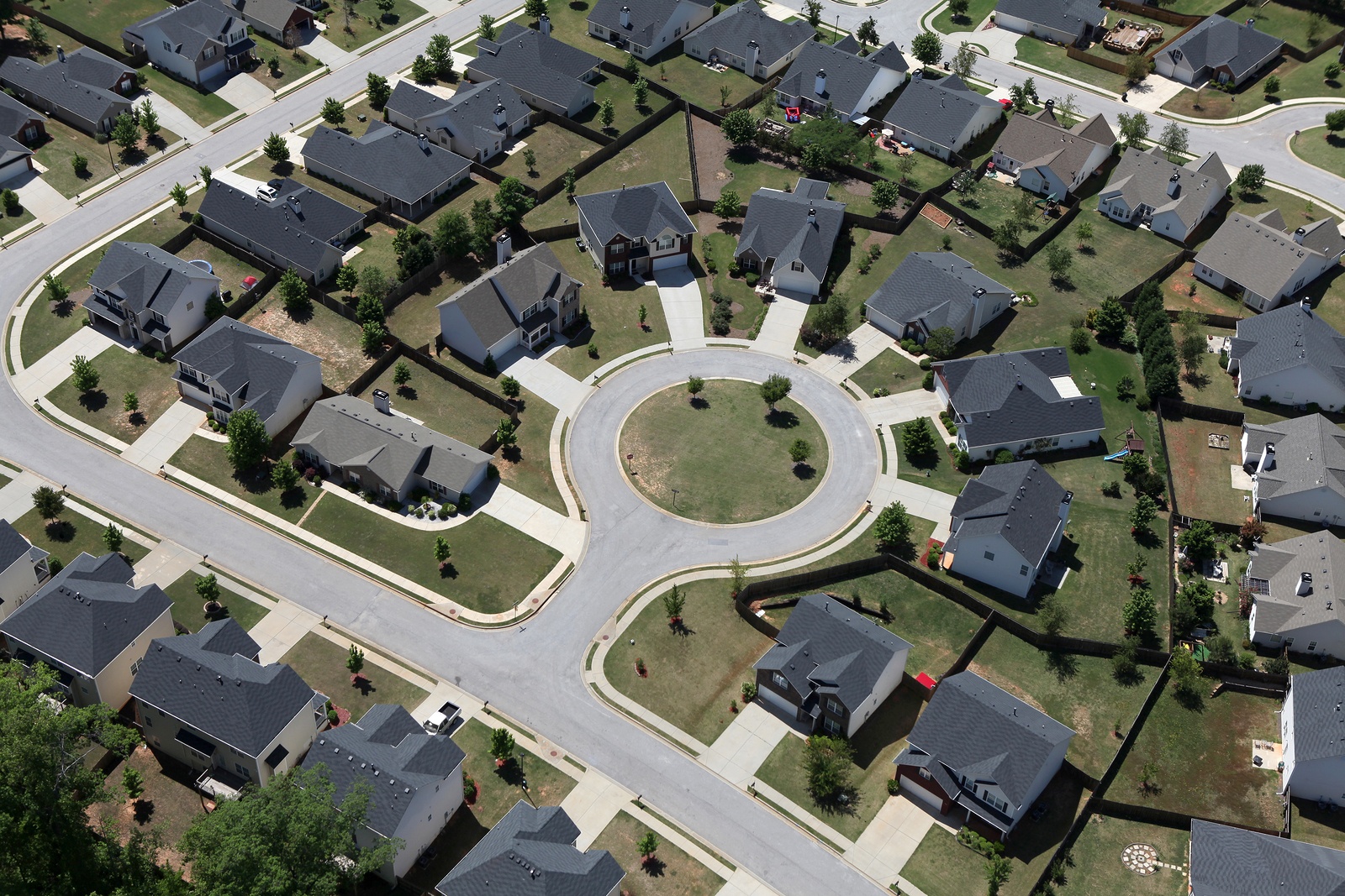 bigstock-Suburban-culdesac-homes-aerial-32499638 (2)